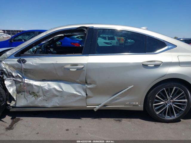58ADA1C13NU019137 Lexus ES 300H
