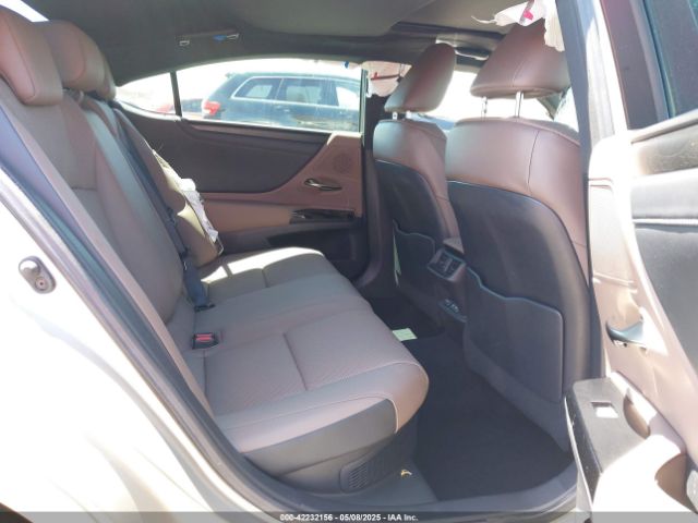 58ADA1C13NU019137 Lexus ES 300H