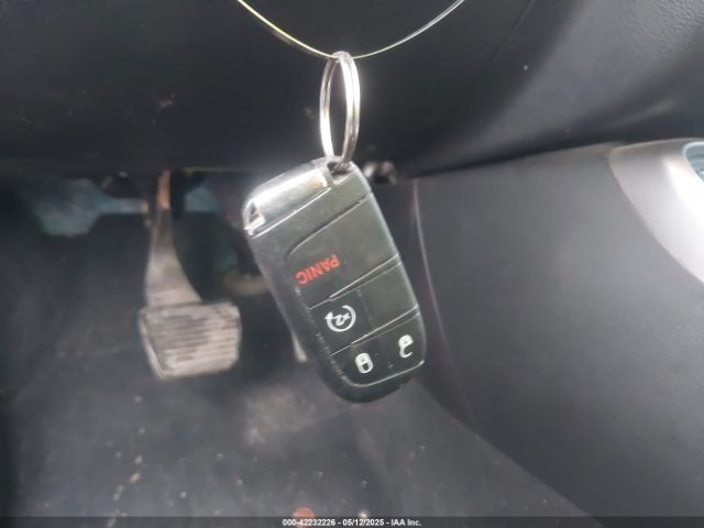 3C4NJCBB9JT495368 Jeep Compass Latitude Fwd