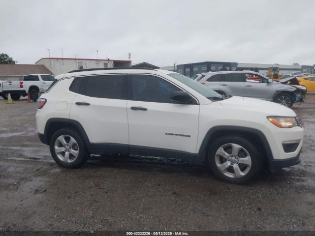 3C4NJCBB9JT495368 Jeep Compass Latitude Fwd