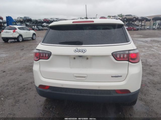 3C4NJCBB9JT495368 Jeep Compass Latitude Fwd