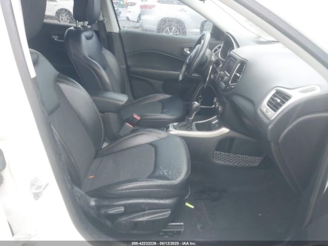 3C4NJCBB9JT495368 Jeep Compass Latitude Fwd