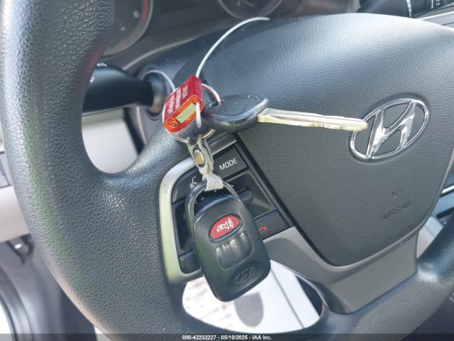 KMHD74LF6HU424271 Hyundai ELANTRA SE