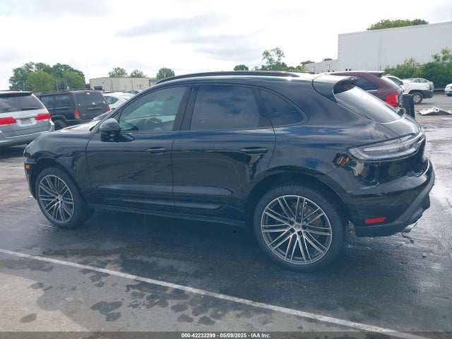 Porsche Macan 2025 WP1AA2A56SLB09991 Image 14