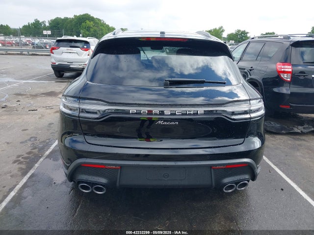 Porsche Macan 2025 WP1AA2A56SLB09991 Image 16