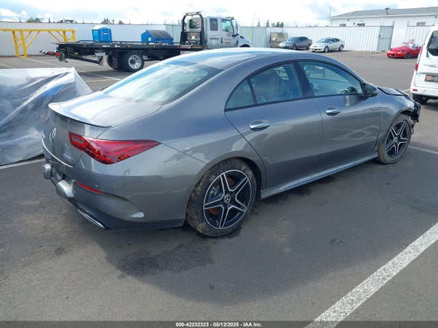 W1K5J4HB4SN517782 Mercedes-Benz m260