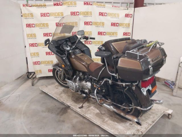 1982 HONDA GL1100 1HFSC0227CA236650 Photo 2