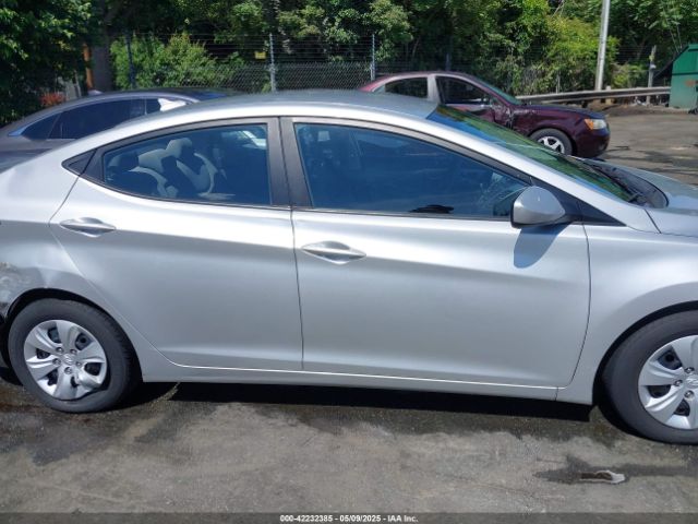 5NPDH4AEXGH696729 Hyundai ELANTRA SE
