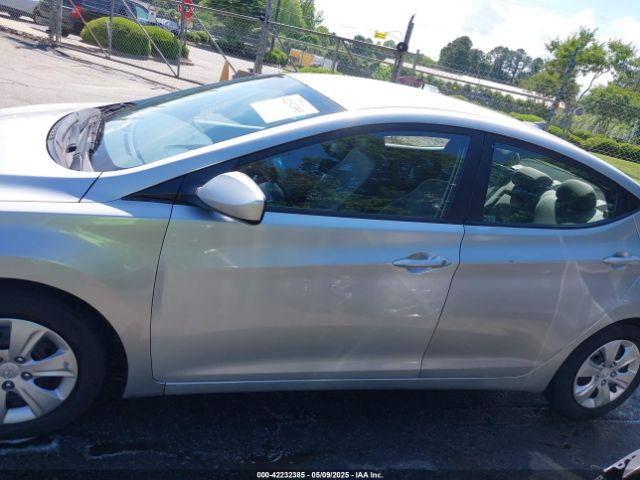 5NPDH4AEXGH696729 Hyundai ELANTRA SE