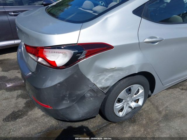 5NPDH4AEXGH696729 Hyundai ELANTRA SE