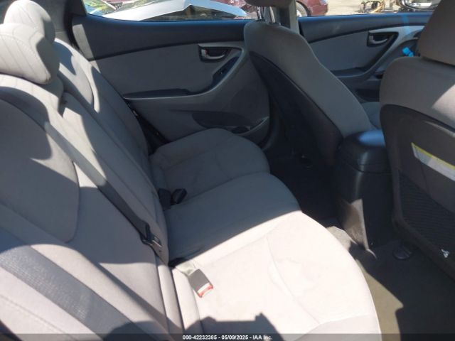 5NPDH4AEXGH696729 Hyundai ELANTRA SE