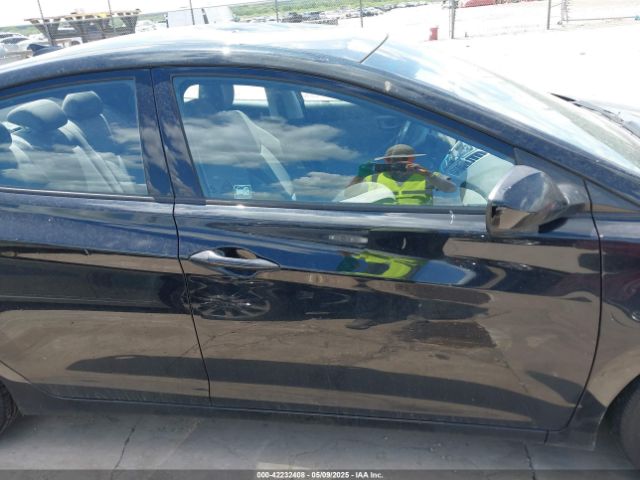 5NPDH4AE4GH684687 Hyundai ELANTRA SE