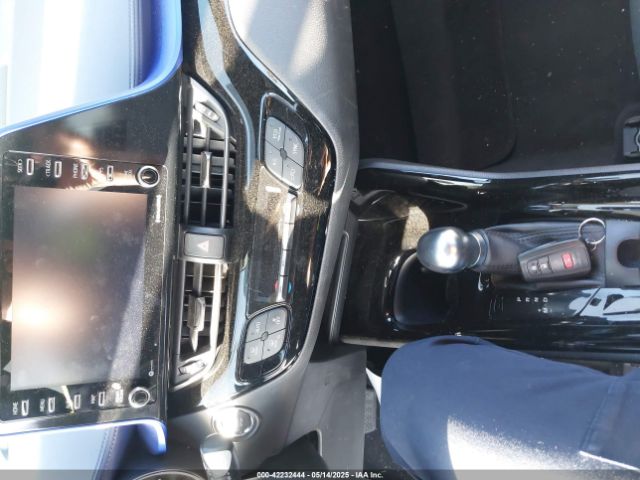 JTNKHMBX4M1126585 Toyota C-HR XLE