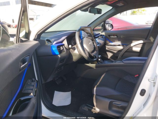 JTNKHMBX4M1126585 Toyota C-HR XLE
