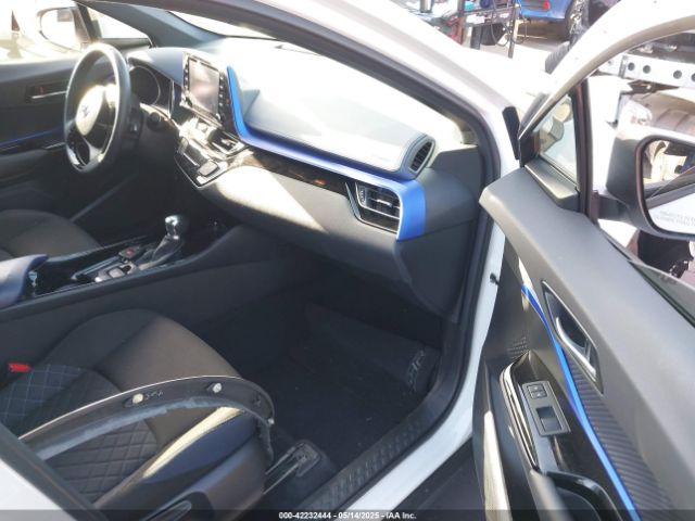 JTNKHMBX4M1126585 Toyota C-HR XLE