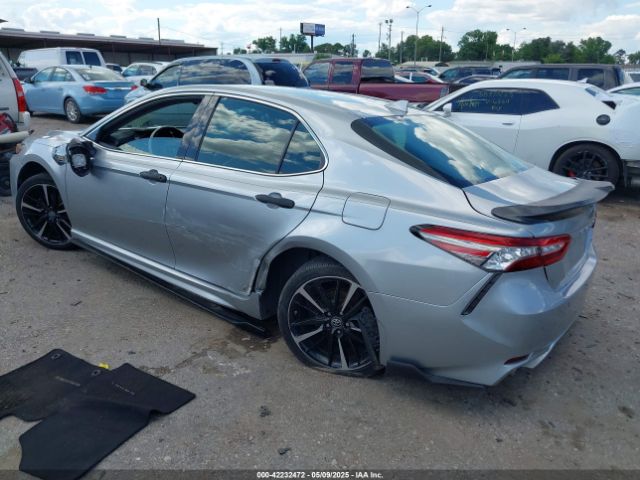 2019 TOYOTA CAMRY 4T1B61HK3KU761745 Photo 2