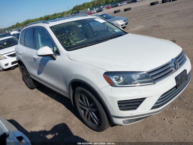 2015 VOLKSWAGEN TOUAREG WVGEF9BP2FD001506