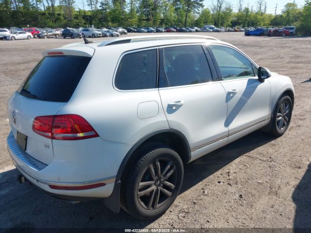 2015 VOLKSWAGEN TOUAREG WVGEF9BP2FD001506 Photo 3