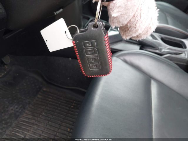 2T3JFREV3HW695013 Toyota RAV4 SE
