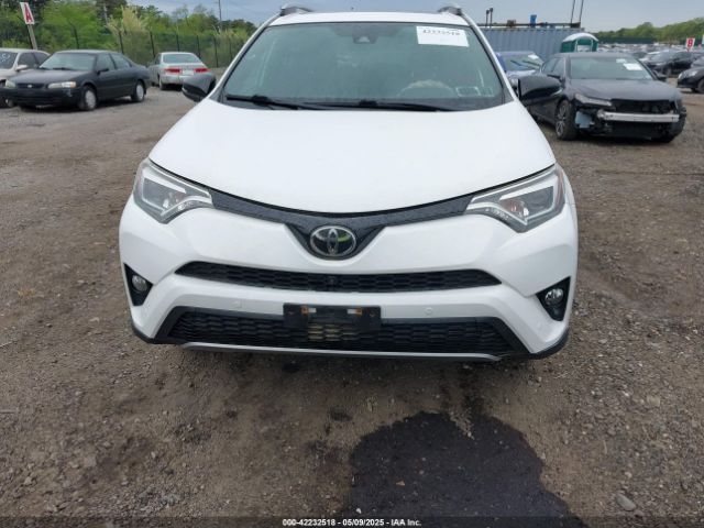 2T3JFREV3HW695013 Toyota RAV4 SE