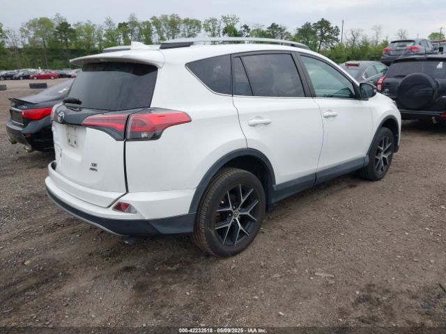 2T3JFREV3HW695013 Toyota RAV4 SE