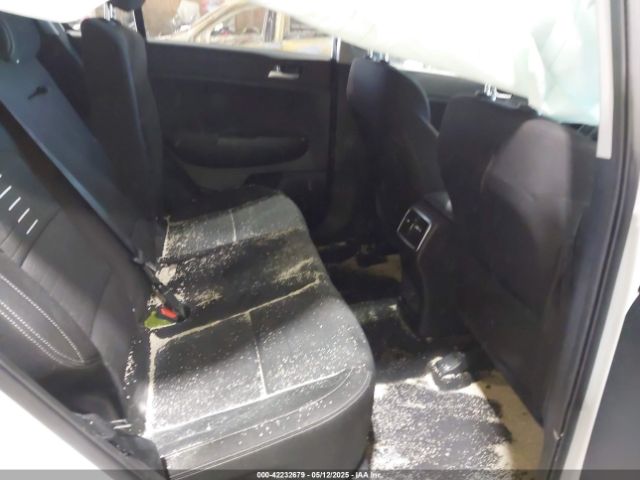 KNDPMCAC2K7602650 KIA Sportage Lx
