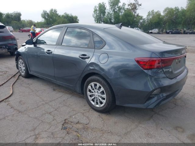 2022 KIA FORTE 3KPF24AD5NE427153 Photo 2