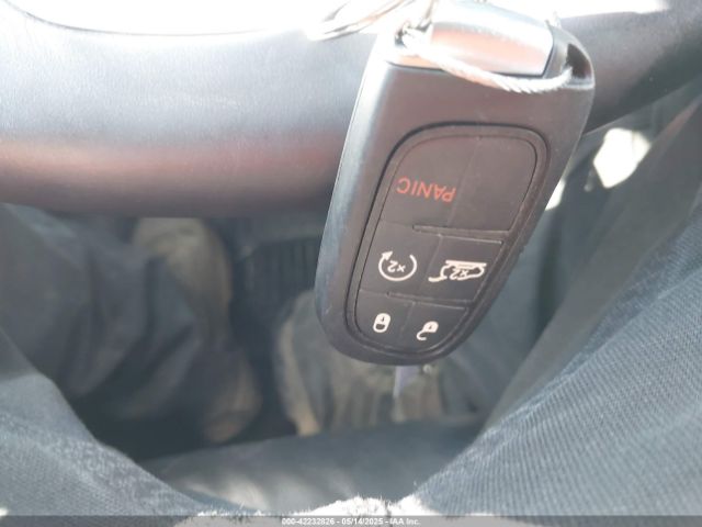 1C4PJMJS9HW551376 Jeep Cherokee Overland 4x4