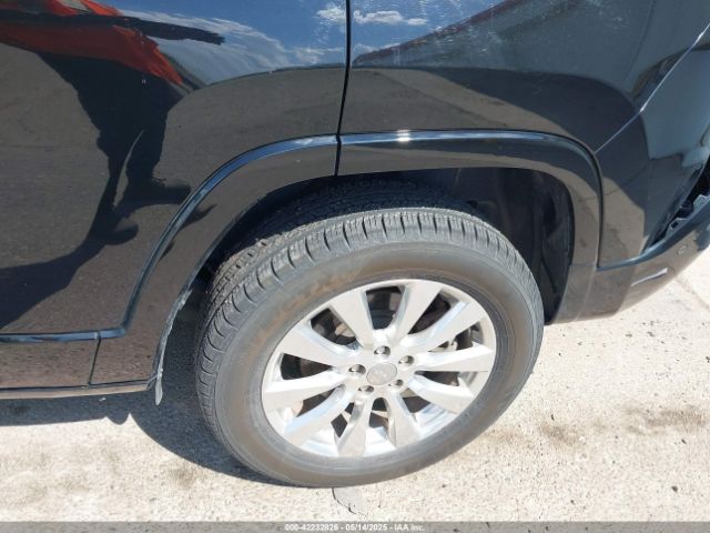 1C4PJMJS9HW551376 Jeep Cherokee Overland 4x4