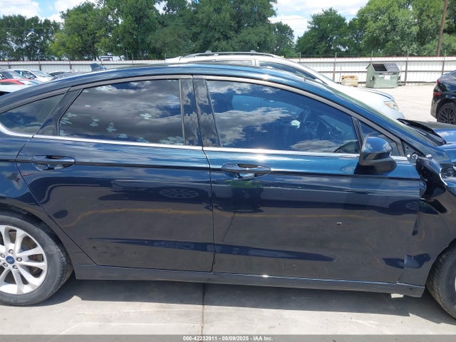 3FA6P0HD7LR135533 Ford 2020