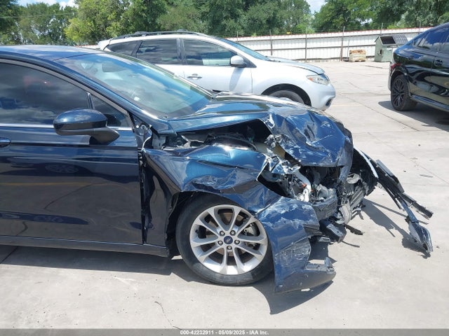 3FA6P0HD7LR135533 Ford 2020
