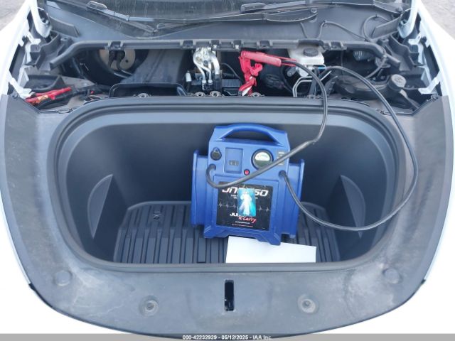 2024 TESLA MODEL Y 7SAYGDEE8RF081633 Photo 9