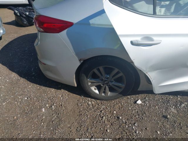 KMHD84LF6HU063864 Hyundai ELANTRA SE