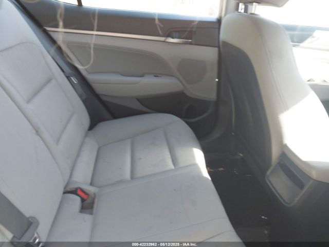 KMHD84LF6HU063864 Hyundai ELANTRA SE