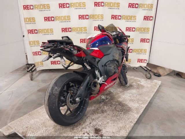 2024 HONDA CBR1000 JH2SC7717RK700145 Photo 3
