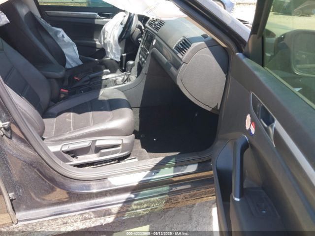 1VWAA7A39JC006444 Volkswagen Passat 2.0t R-line/2.0t S