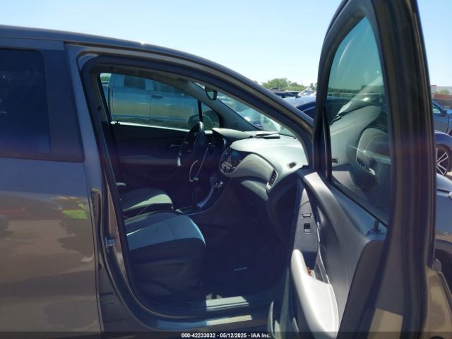 2021 CHEVROLET TRAX KL7CJKSBXMB328456 Photo 4