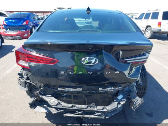 5NPD84LFXKH411493 Hyundai ELANTRA SEL