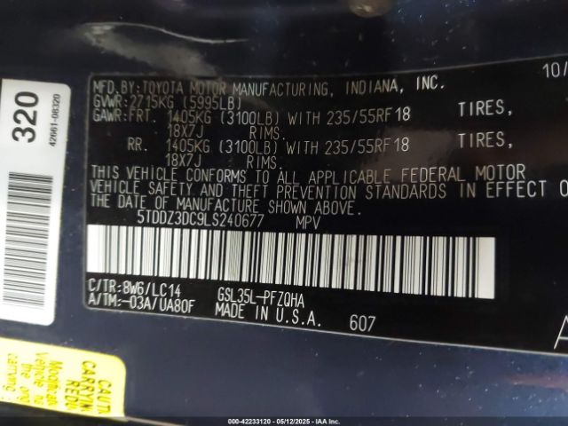 5TDDZ3DC9LS240677 Toyota SIENNA XLE