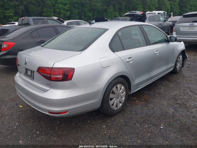 3VW267AJ8GM209126 Volkswagen Jetta 1.4t S
