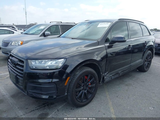 Audi Q7 2.0t Premium 2018 WA1LHAF71JD021489 Image 2