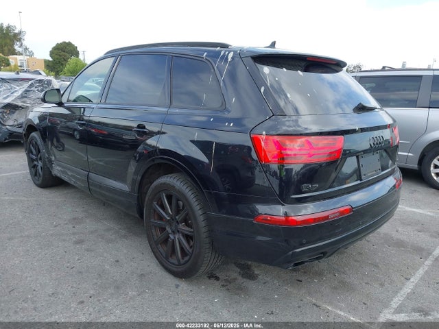 Audi Q7 2.0t Premium 2018 WA1LHAF71JD021489 Image 3