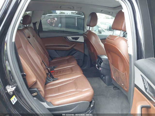 Audi Q7 2.0t Premium 2018 WA1LHAF71JD021489 Image 8