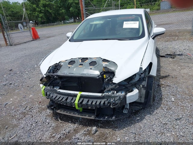 3FA6P0HDXJR145387 Ford FUSION SE