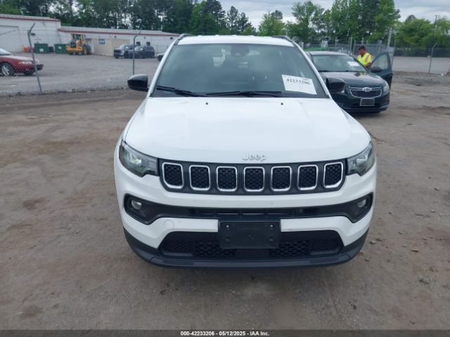 3C4NJDBN9RT607209 Jeep Compass Latitude 4x4
