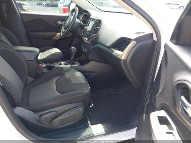 2018 JEEP CHEROKEE 1C4PJLCB1JD553390 Photo 4