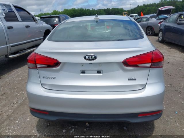 3KPFL4A7XJE249743 KIA FORTE LX