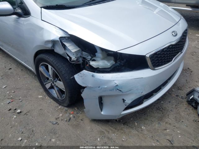 3KPFL4A7XJE249743 KIA FORTE LX