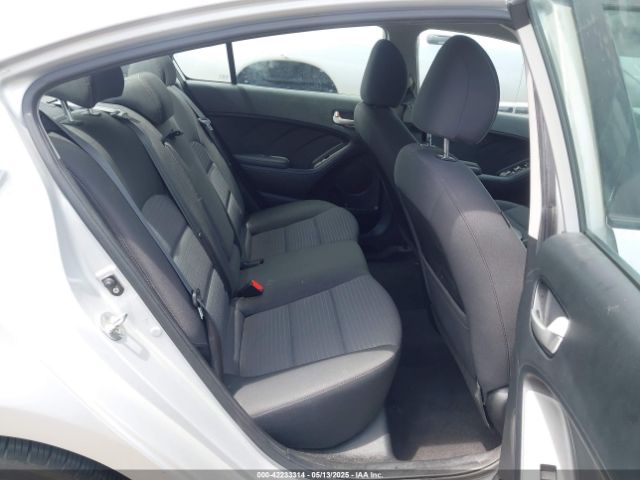 3KPFL4A7XJE249743 KIA FORTE LX