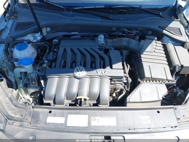 1VWCM7A39HC046906 Volkswagen 2017